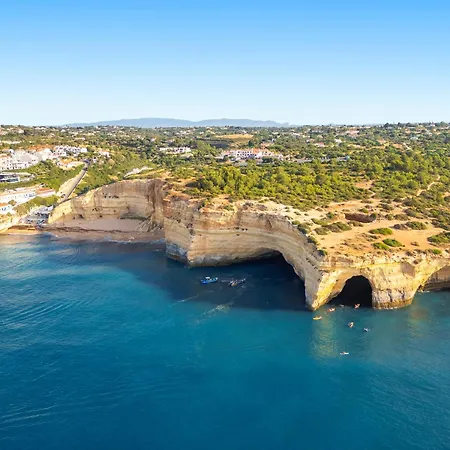 Molucas - Moradia Encantadora Com Piscina Aquecivel E Bbq - Albufeira