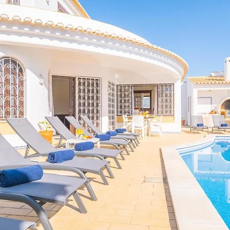 Villa Molucas - Moradia Encantadora Com Piscina Aquecivel E Bbq - Albufeira