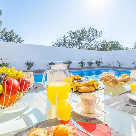 Villa Molucas - Moradia Encantadora Com Piscina Aquecivel E Bbq -