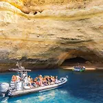 Molucas - Moradia Encantadora Com Piscina Aquecivel E Bbq -